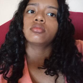 Babysitter Bisvalles: Yoselin