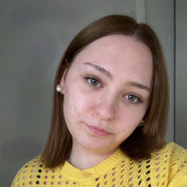 Babysitter in Lamarche-sur-Saône: Lola