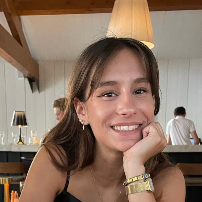 Babysitter in Saujon: Zoe