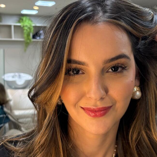 Emprego de babá em Aracaju: Thays