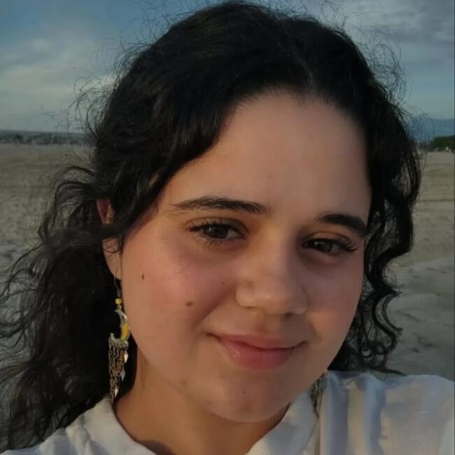 Babysitter in Curitiba: Julia Maria