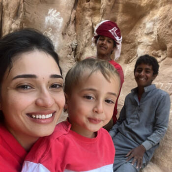 جليسة أطفال في أبوظبي: Sarah