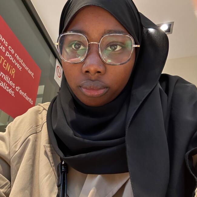 Babysitter in Saint-Denis: Hawa