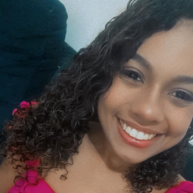 Babysitter in Paiçandu: Erica