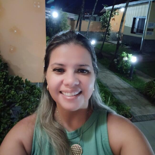 Babá em Maringá: Renata