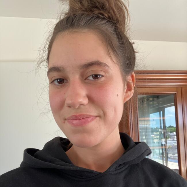 Babysitter in Rennes: Yaelle