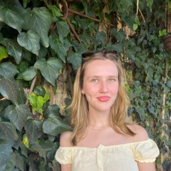 Babysitter Waimauku: Holly