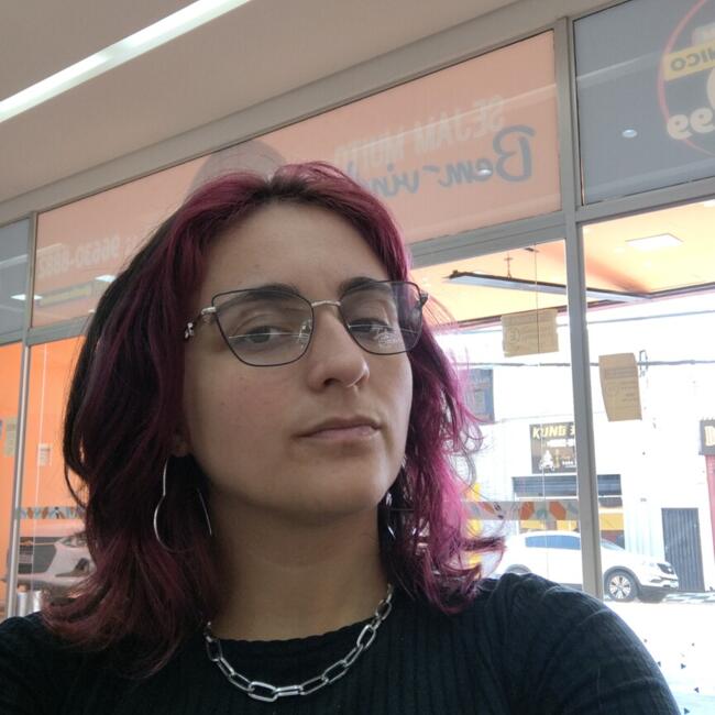Babysitter in Pelotas: Giovanna