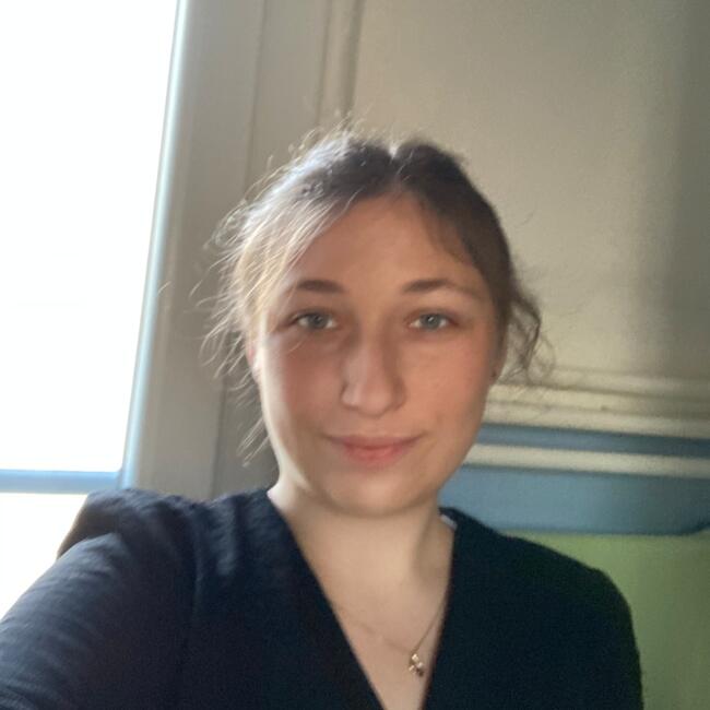 Babysitter in Tours: Florine
