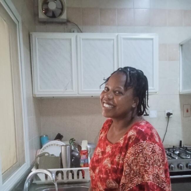 Babysitter in Doha: Esther