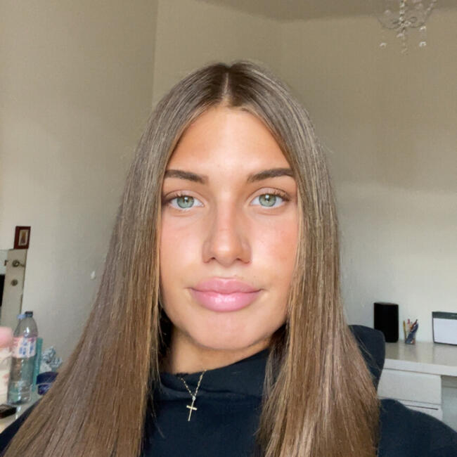 Babysitter in Etterbeek: Kyra