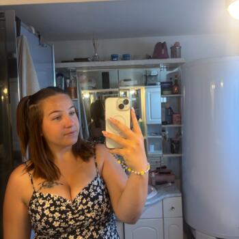 Babysitter in La Neuve-Lyre: Marion