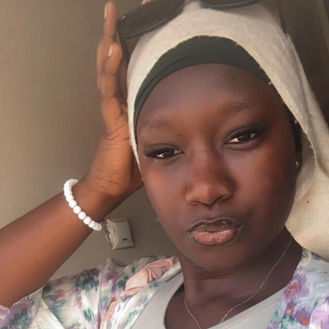 Babysitter in Dakar: Rose laulita