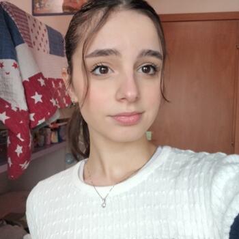 Babysitter Agliana: Elena