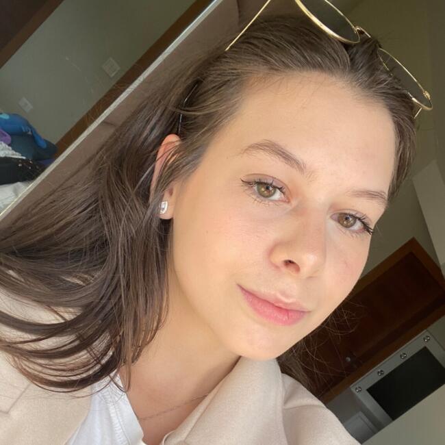 Babysitter in Colombo: Maria Eduarda