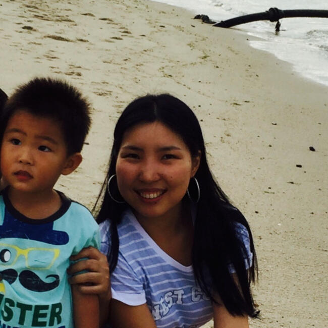 Babysitter in Singapore: Emma