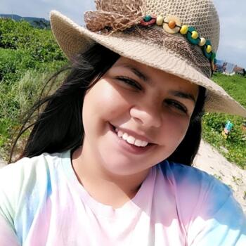 Babá em Blumenau: Priscila