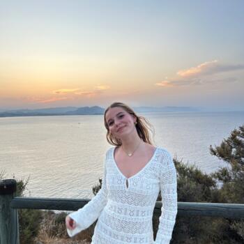 Babysitter in Malle: Elise