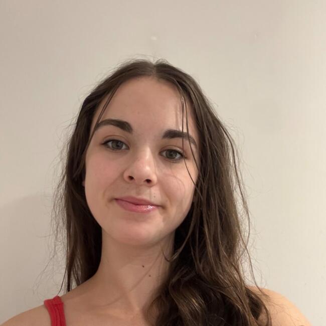 Babysitter in Bristol: Isabella