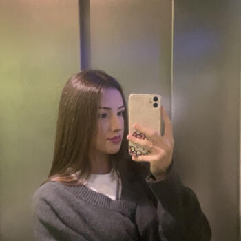 Babysitter in Le Chambon-Feugerolles: Lana