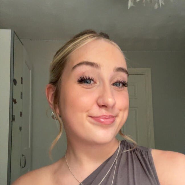 Babysitter in Lincoln: Ellen