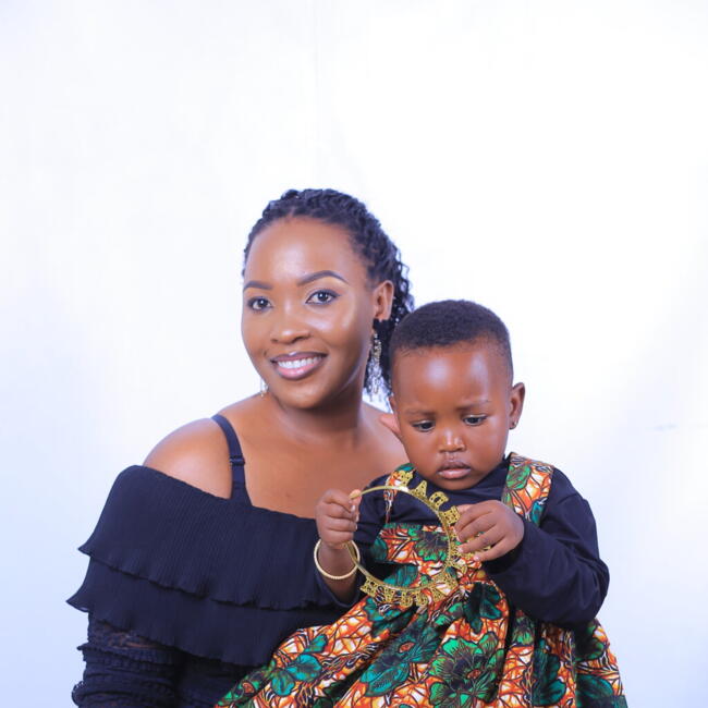 مربية أطفال في دبي: Shamirah