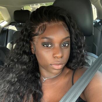 Babysitter in La Ville-du-Bois: Océane