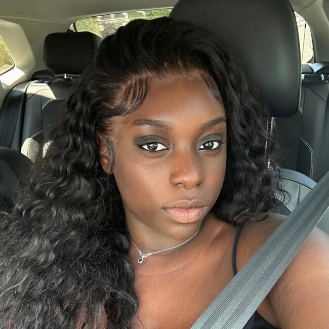 Babysitter in La Ville-du-Bois: Océane