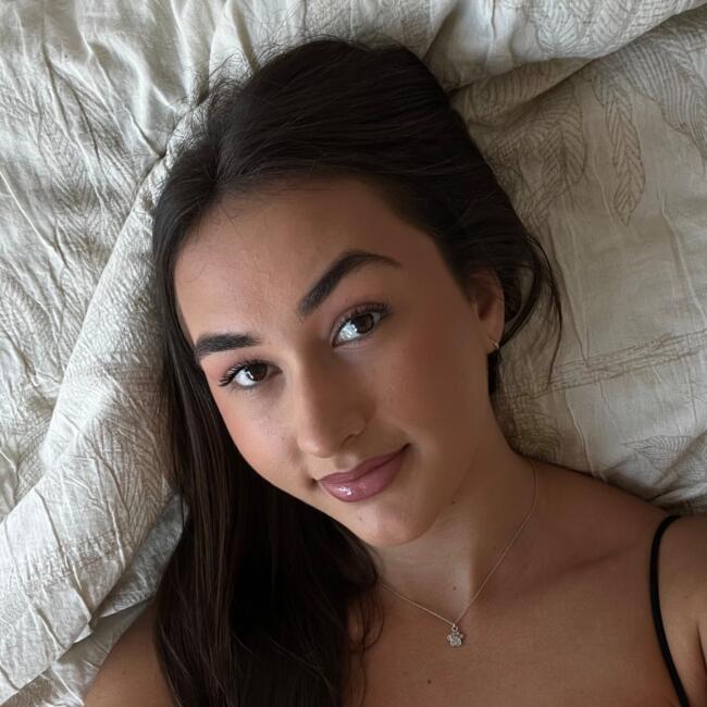 Babysitter in Sydney: Dakota