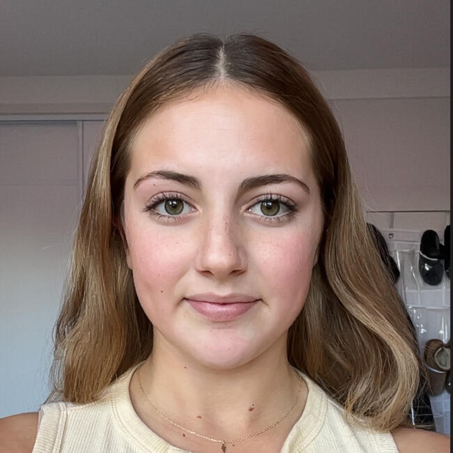 Babysitter in Auckland: Eva