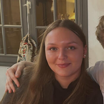 Babysitter in Fresnay-le-Comte: Lena