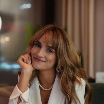 جليسة أطفال دبي: Janine