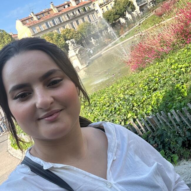 Babysitter in Marseille: Soukaina