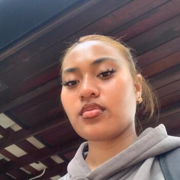 Babysitter in Christchurch: Valelia