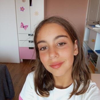 Babysitter in Selongey: Alexine