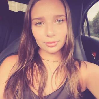 Babysitter em Lustosa: Claudia