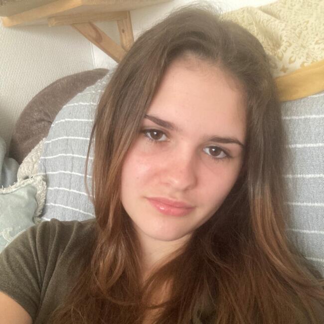 Babysitter in Poissy: Ambre