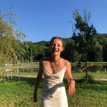 Babysitter in Tarbes: Lucy