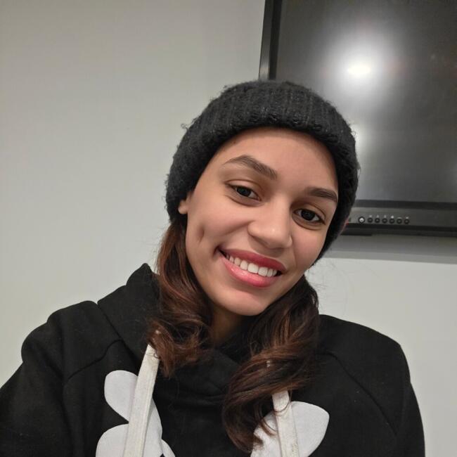 Babysitter in Elizabeth: Daniela