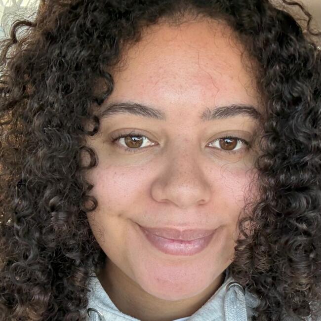 Babysitter in Fair Oaks: Lola