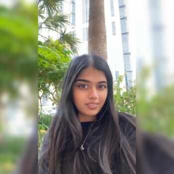 مربية أطفال في دبي: Niki