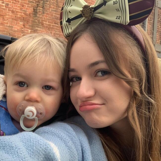 Babysitter in Winchester: Darcey