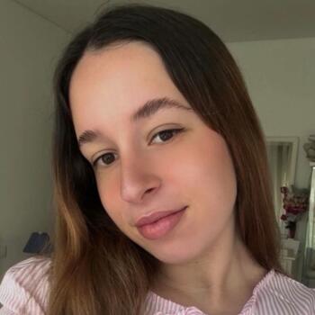 Babysitter Neiva: Lara