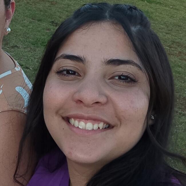 Babá em Londrina: BIANCA