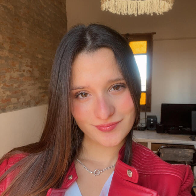 Babysitter in Rosario: Sara