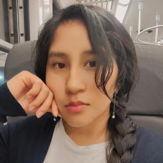 Babysitter in Pilar: Lily