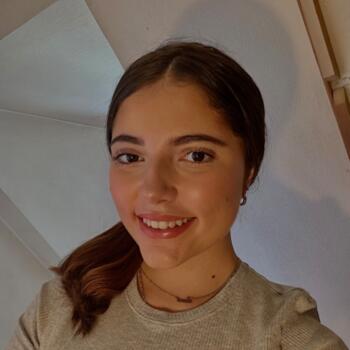 Nanny in Poissy: Sarah