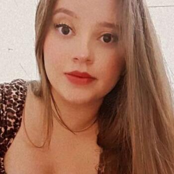 Babysitter Brasília: Nayara