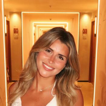 Babysitter in Hialeah: Paola