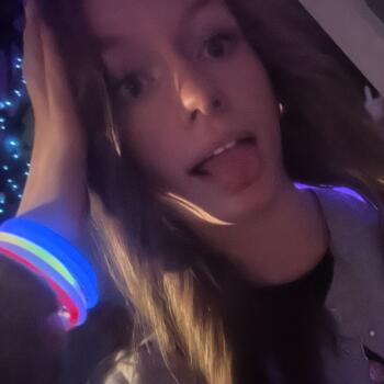 Babysitter in Saint-Germain-Lespinasse: Léa